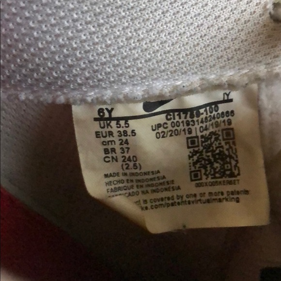 Custom SpongeBob Nike Air Force 1s - Picture 8 of 8